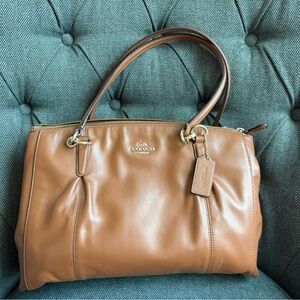 NWOT Coach large handbag, cognac color, great condition